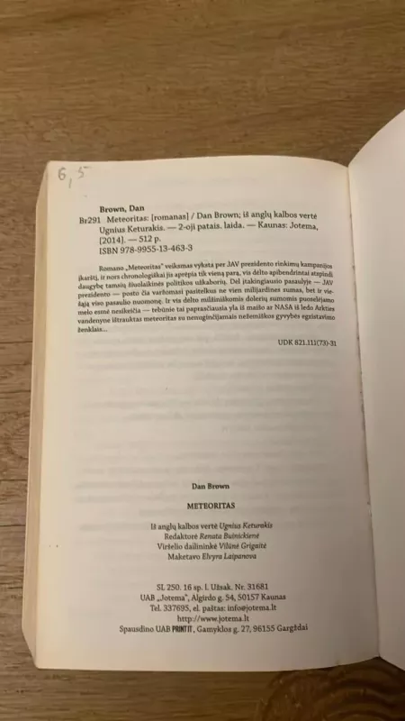 Meteoritas - Dan Brown, knyga 4