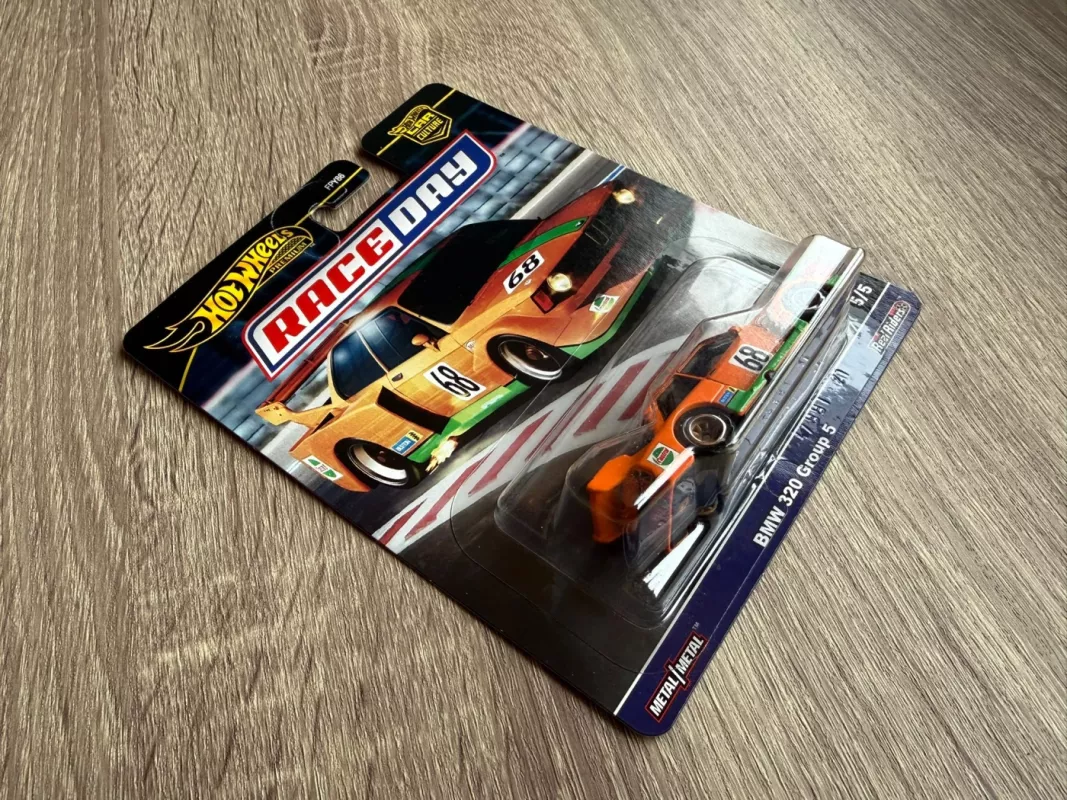 BMW 320 Group 5 Hot Wheels Premium - , namai ir interjeras 3
