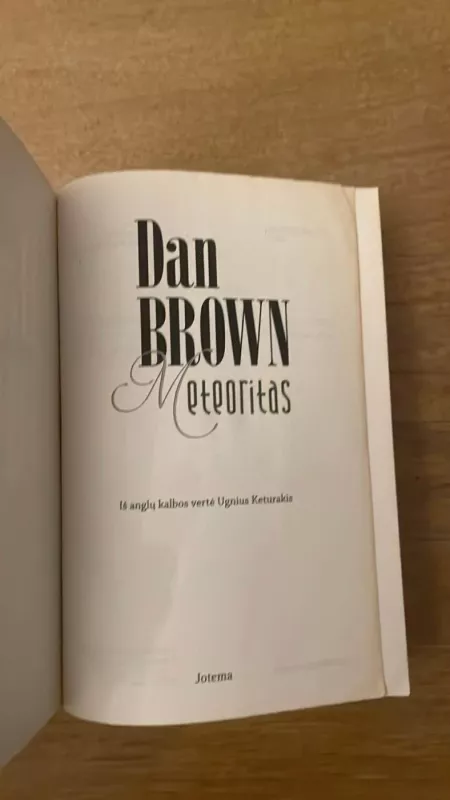 Meteoritas - Dan Brown, knyga 3