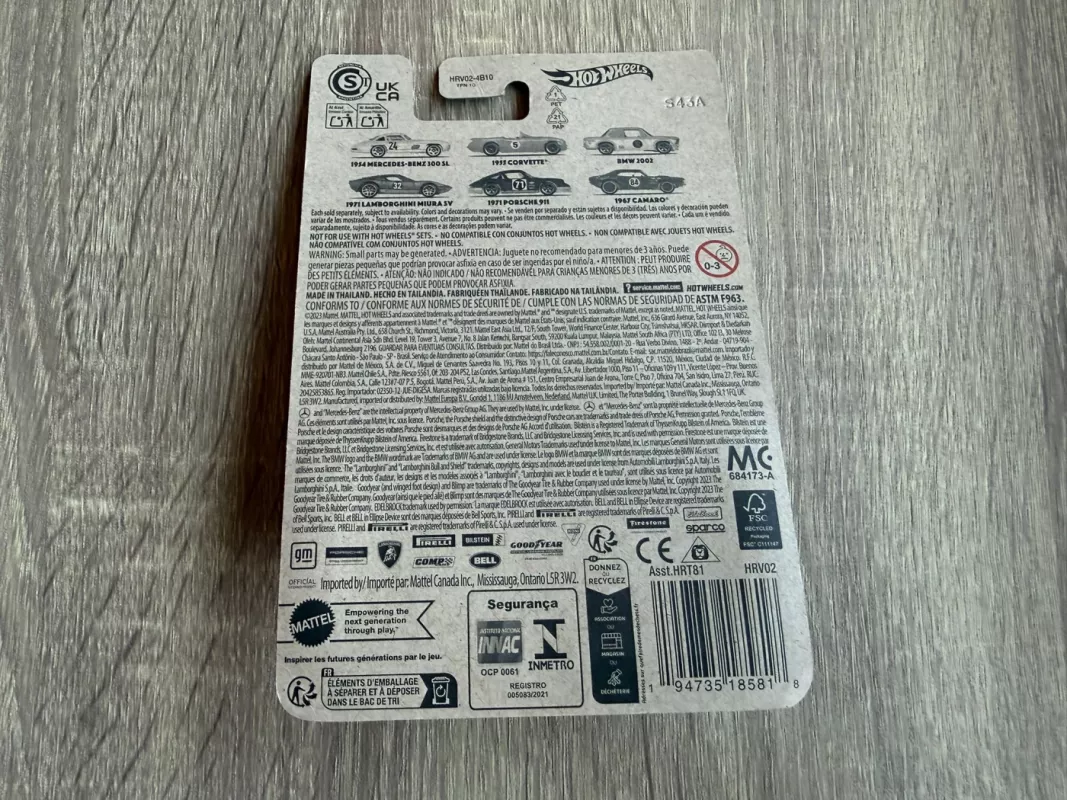 BMW 2002 Hot Wheels - , namai ir interjeras 6