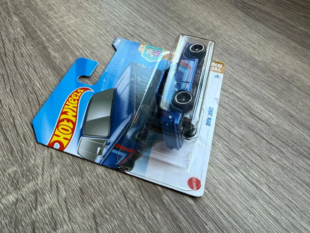 BMW 2002 Hot Wheels - , namai ir interjeras 3