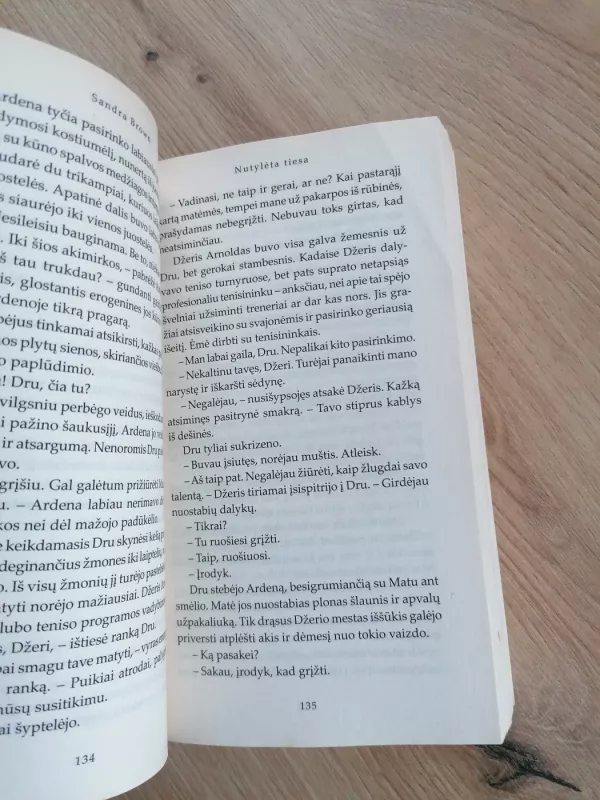 Nutylėta tiesa - Sandra Brown, knyga 4