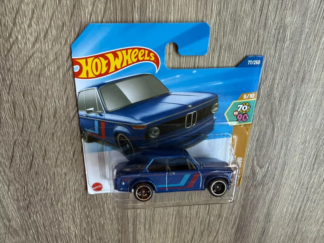 BMW 2002 Hot Wheels - , namai ir interjeras 5
