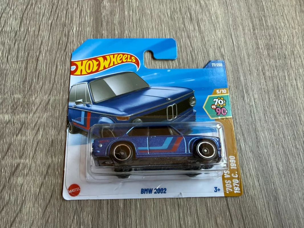 BMW 2002 Hot Wheels - , namai ir interjeras 2