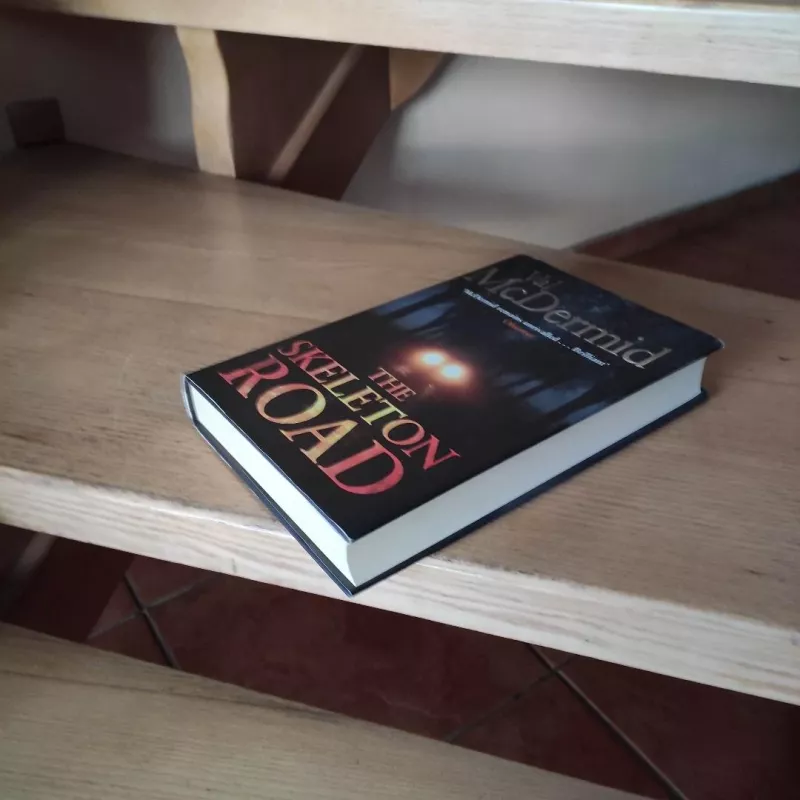 The Skeleton Road - Val McDermid, knyga 4
