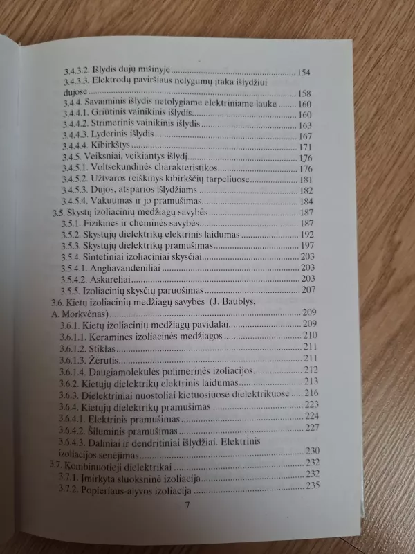 Aukštosios įtampos elektros įrenginių izoliacinių medžiagų savybės -  Juozas Baublys, knyga 5