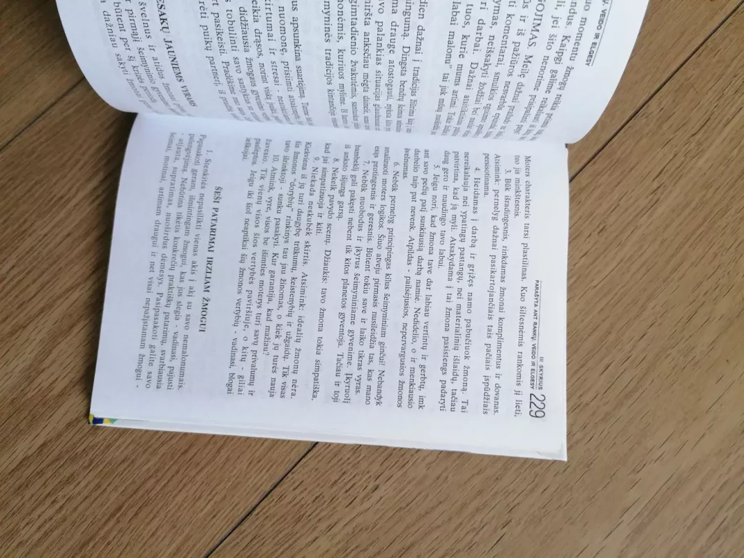 Burtai sapnai papročiai horoskopai - Autorių Kolektyvas, knyga 4