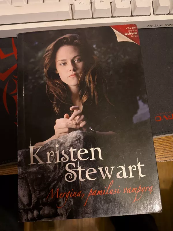 Kristen Stewart Mergina, pamilusi vampyrą - P. Andrew, knyga 3