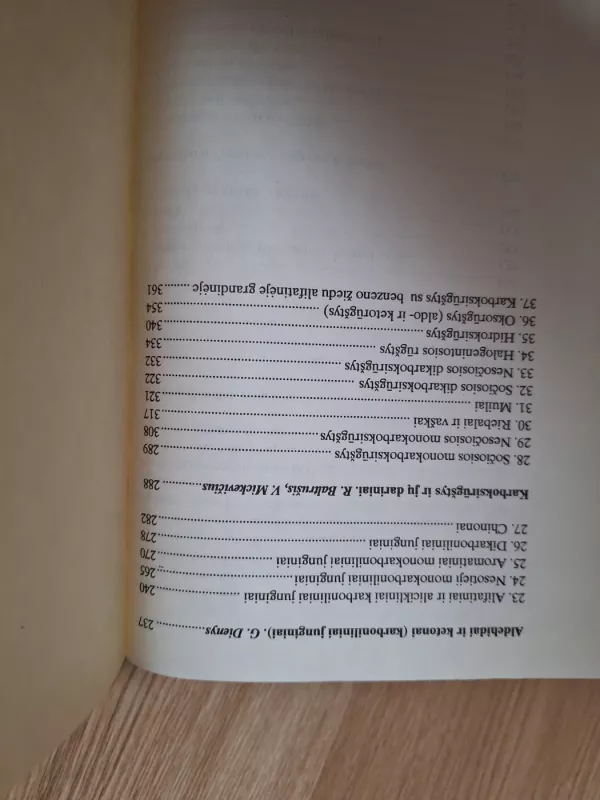 Organinė chemija 1-2 dalys - R. Baltrušis, JDegutis,  G. Dienys . L. Jasinskas, knyga 5