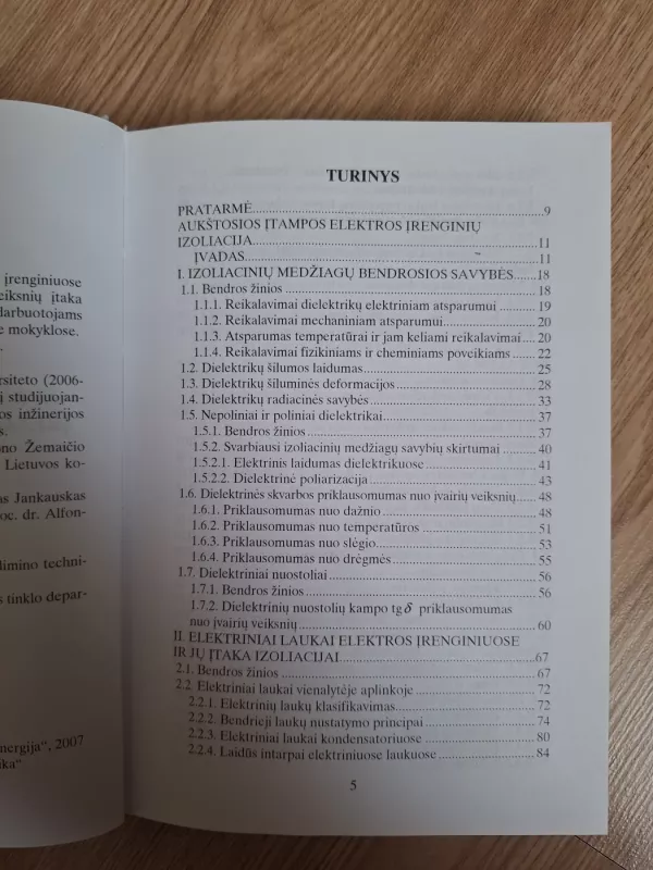 Aukštosios įtampos elektros įrenginių izoliacinių medžiagų savybės -  Juozas Baublys, knyga 3