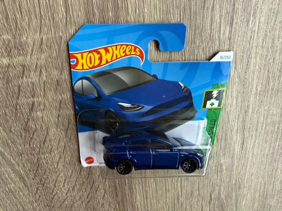 Tesla Model Y Hot Wheels - , namai ir interjeras 5