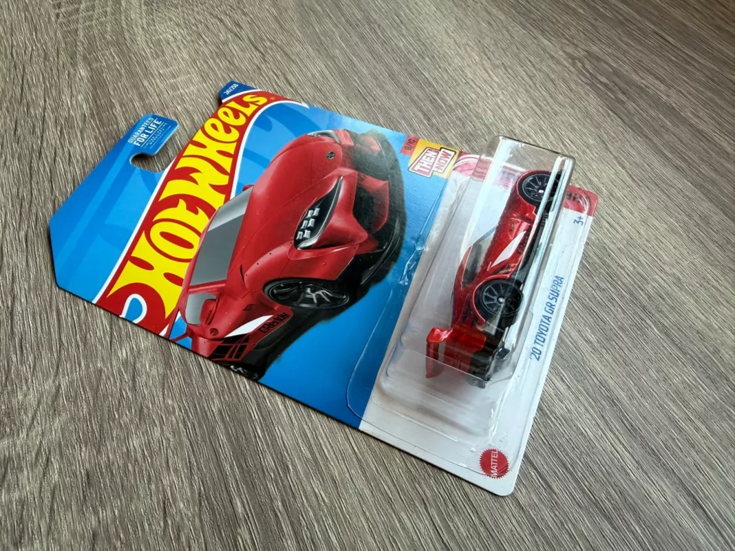 20 Toyota GR Supra Hot Wheels Long Card - , namai ir interjeras 3