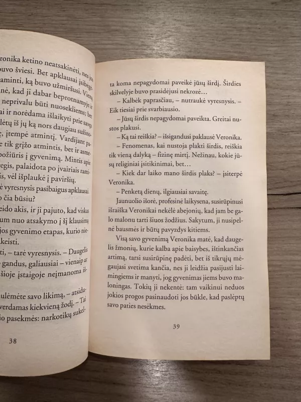 Veronika ryžtasi mirti - Paulo Coelho, knyga 4