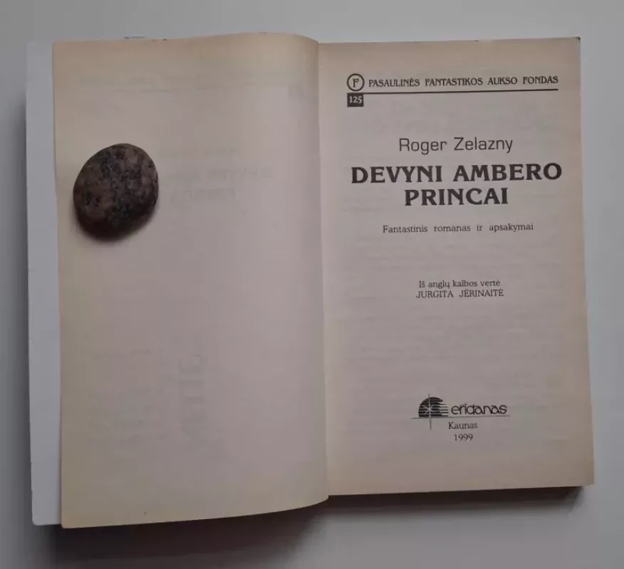 Devyni Ambero princai (125) - Roger Zelazny, knyga 3