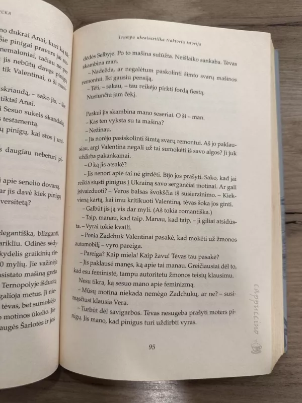 Trumpa ukrainietiška traktorių istorija - Marina Lewycka, knyga 3