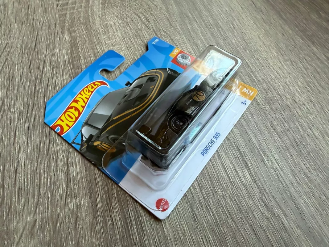 Porsche 935 Hot Wheels - , namai ir interjeras 3