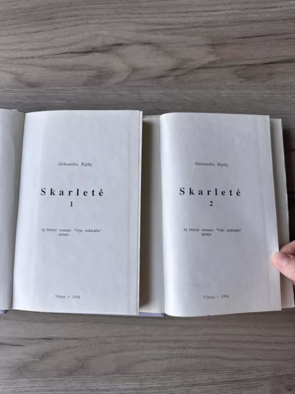 Skarletė, 1-2 d. - Aleksandra Riplėj, knyga 4
