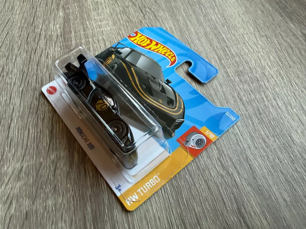 Porsche 935 Hot Wheels - , namai ir interjeras 4