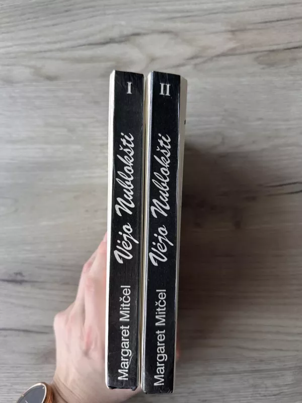 Vėjo nublokšti 1,2 dalys - Margaret Mitčel, knyga 3