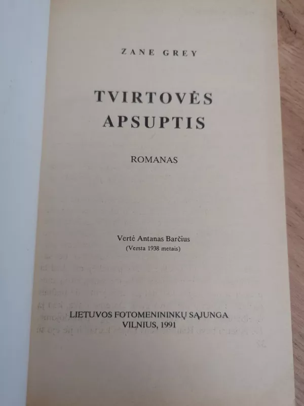 Tvirtovės apsuptis - Zane Grey, knyga 4