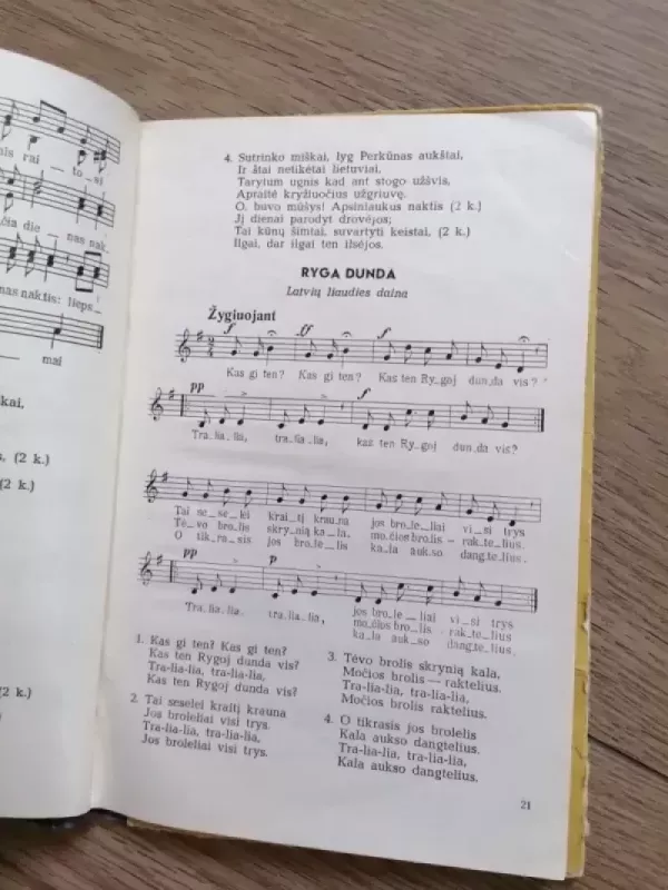 Muzikos vadovėlis VI klasei - V. Arnastauskas, knyga 4