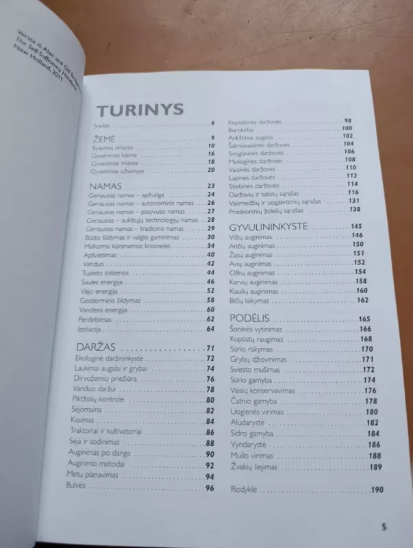 Gyvenu užmiestyje - Autorių Kolektyvas, knyga 4