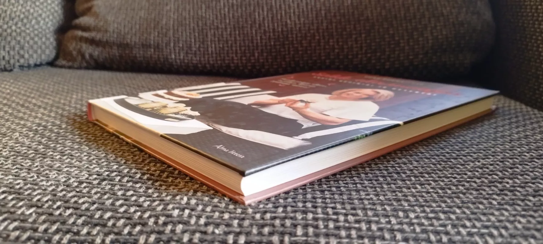 Saldi alternatyva. Sveiki kepiniai ir desertai - Ugnė Būbnaitytė, knyga 4