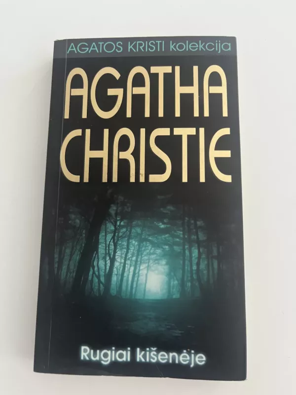 Rugiai kišenėje - Agatha Christie, knyga 2