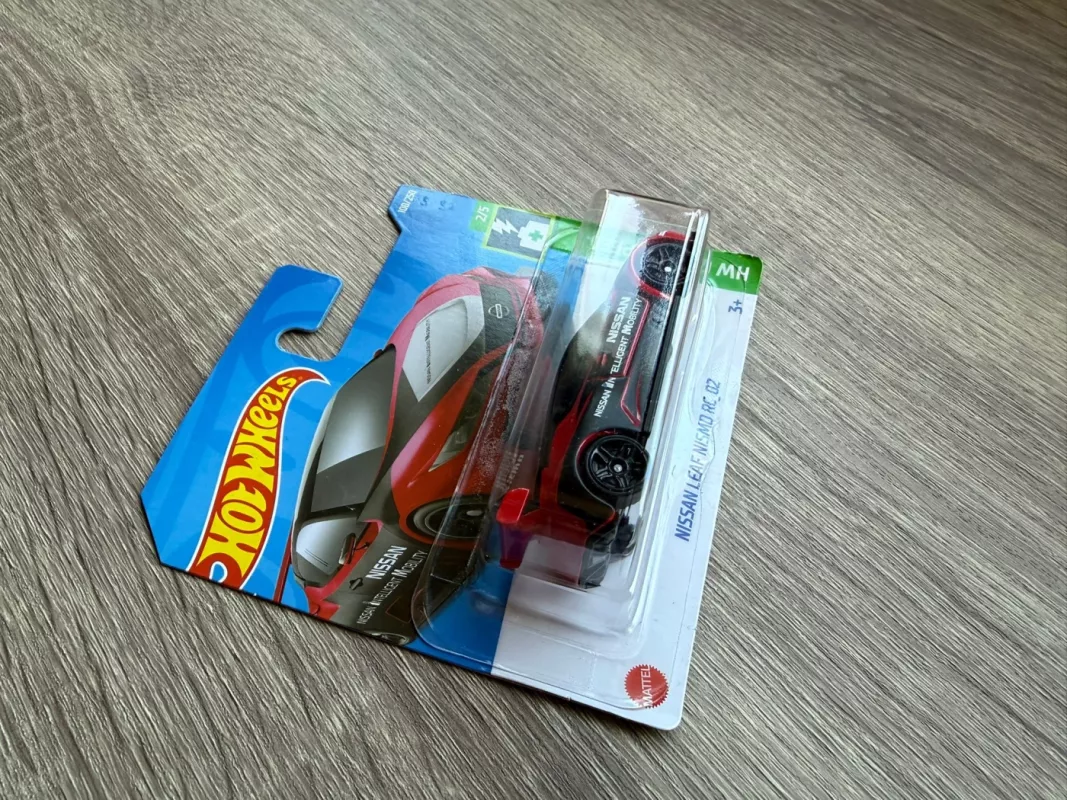 Nissan Leaf Nismo RC_2 Hot Wheels - , namai ir interjeras 3