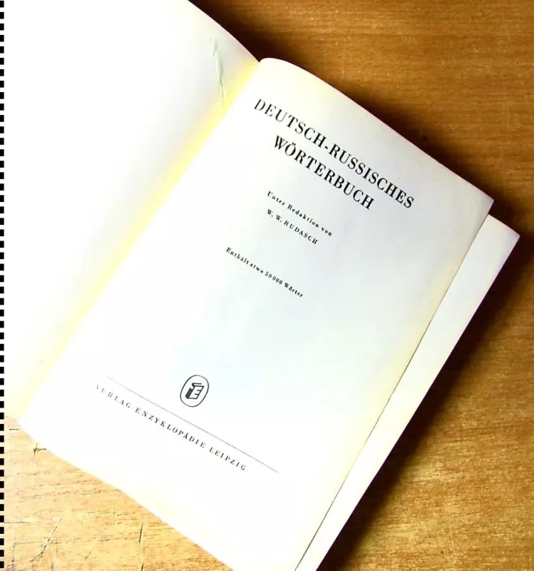 Deutsch Russisch worterbuch - nera, knyga 3