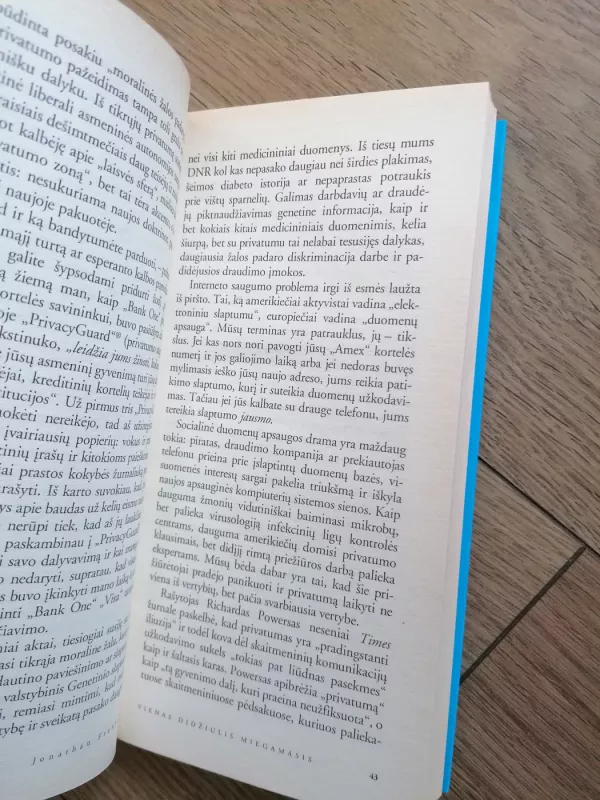 Kaip būti vienam - Jonathan Franzen, knyga 5