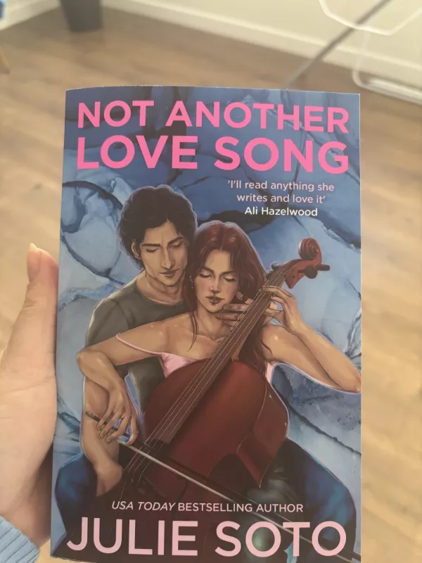 Not another love song - Julie Soto , knyga 2