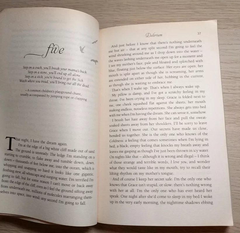 Delirium (Delirium Trilogy, 1 - Lauren Oliver, knyga 6