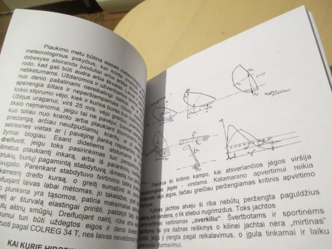 Trumpas buriuotojo vadovėlis - Rimvydas Dovydaitis, knyga 4