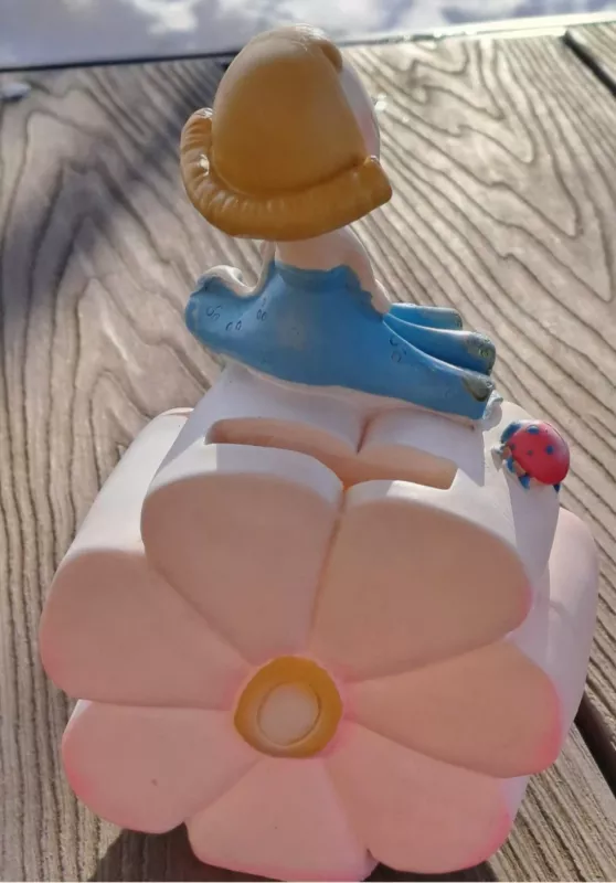 Mergaitė su gėle - , namai ir interjeras 3