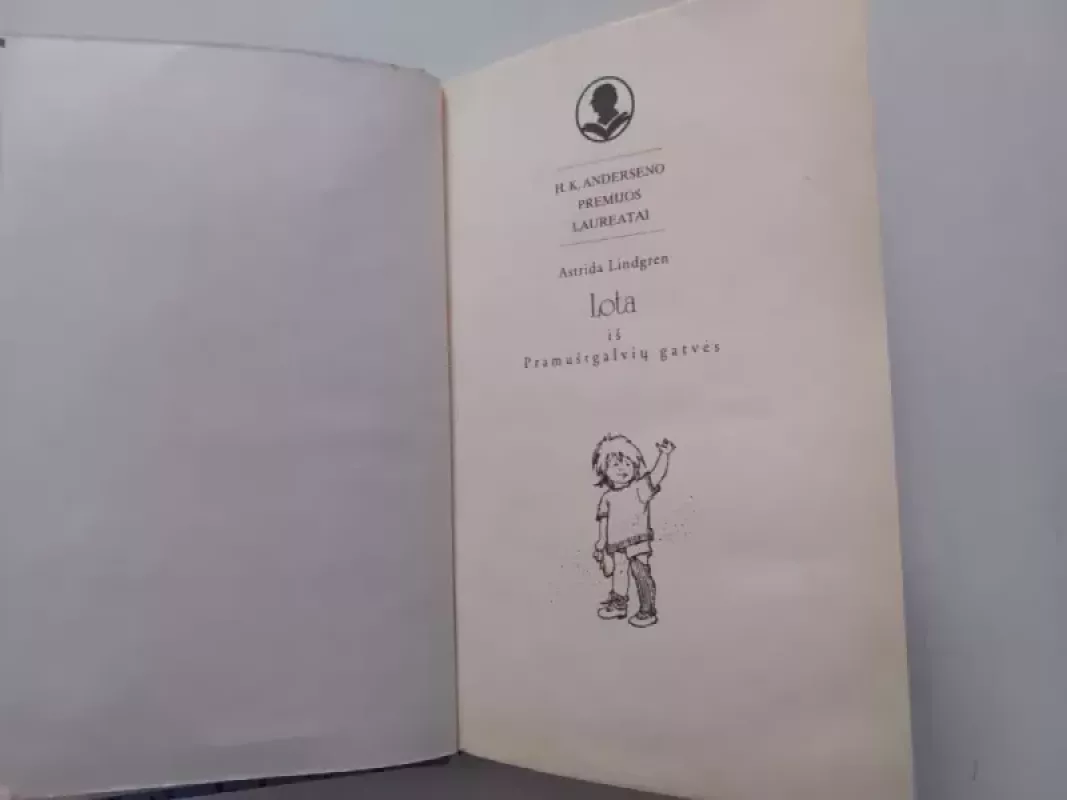 Lota iš pramuštgalvių gatvės - Astrid Lindgren, knyga 5