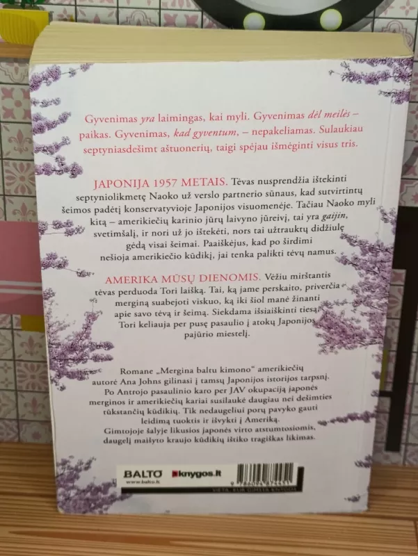 Mergina baltu kimono - Ana Johns, knyga 3