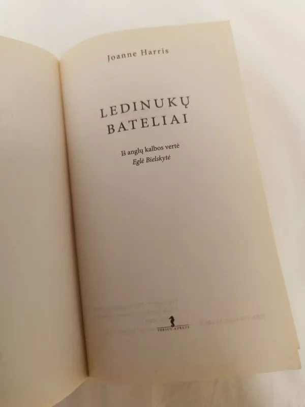 Ledinukų bateliai - Joanne Harris, knyga 3