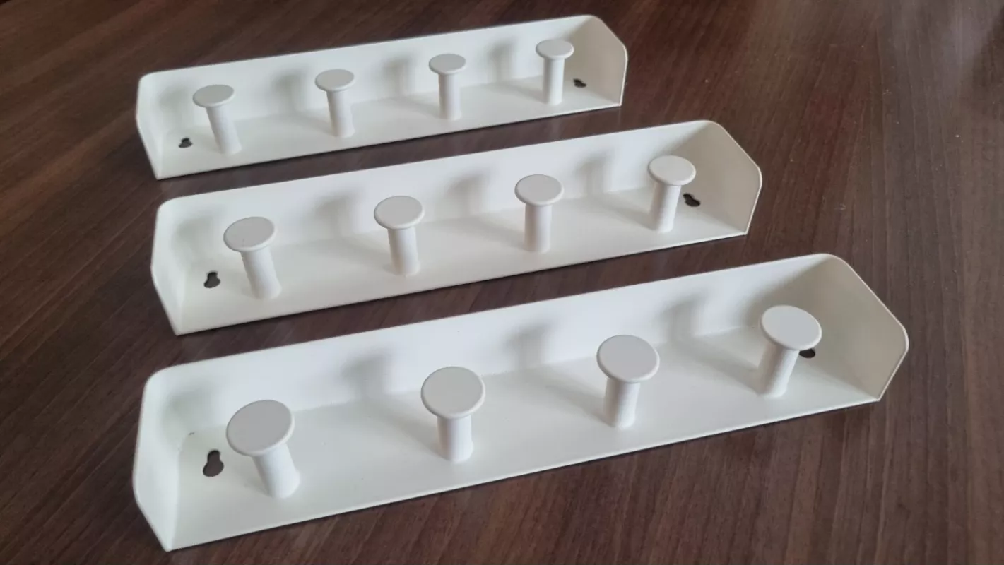 Trys vienodos metalinės kabyklos su keturiais kabliukais. Ikea - , namai ir interjeras 2