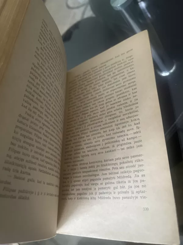 Aistrų našta - Viljamas Sometsetas Moemas, knyga 5