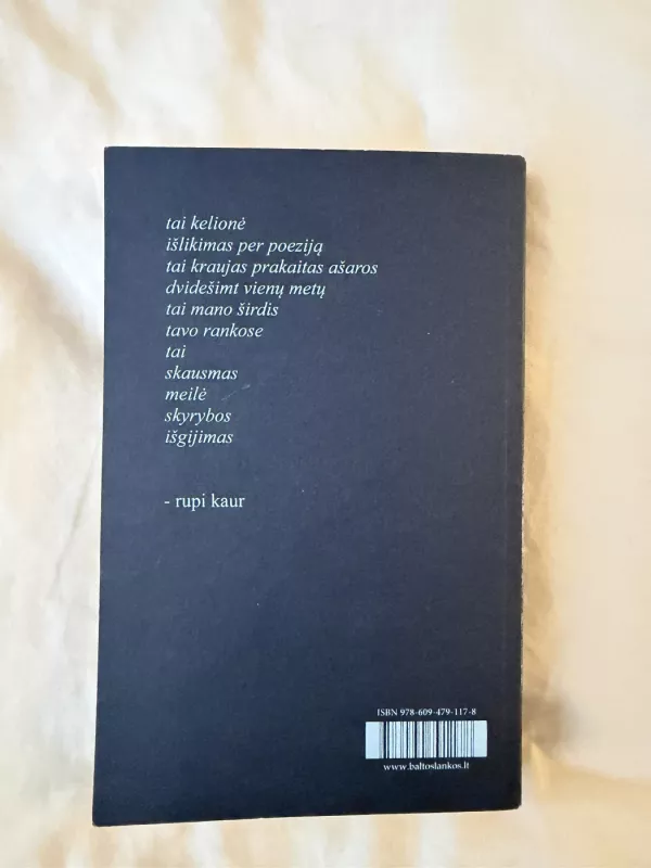 pienas su medum - Rupi Kaur, knyga 3