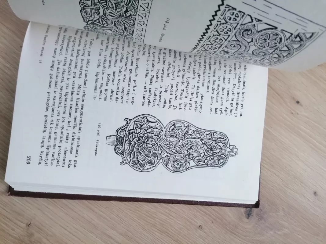 Lietuvių liaudies menas ir jo meninių formų plėtojimosi pagrindai. - Paulius Galaunė, knyga 6