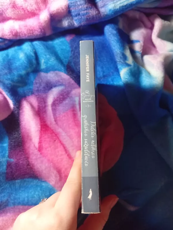 Graikijos salos nuotakos. 1. Vestuvių salos stebuklas. 2. Nes laimingiausias skaičius – trys. 3. Didelės netikros graikiškos sužadėtuvės. - Jennifer Faye, knyga 3