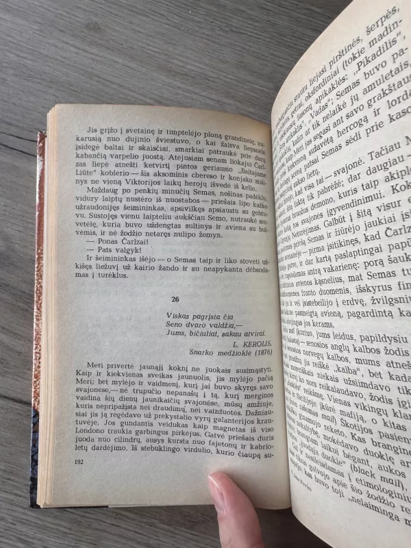 Prancūzų leitenanto moteris - John Fowles, knyga 4