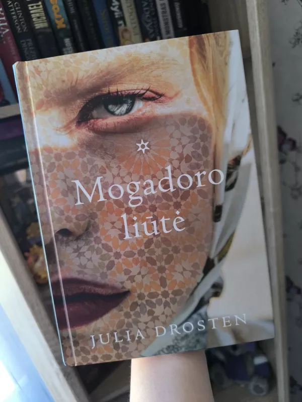 Mogadoro liūtė - Julia Dorsten, knyga 4