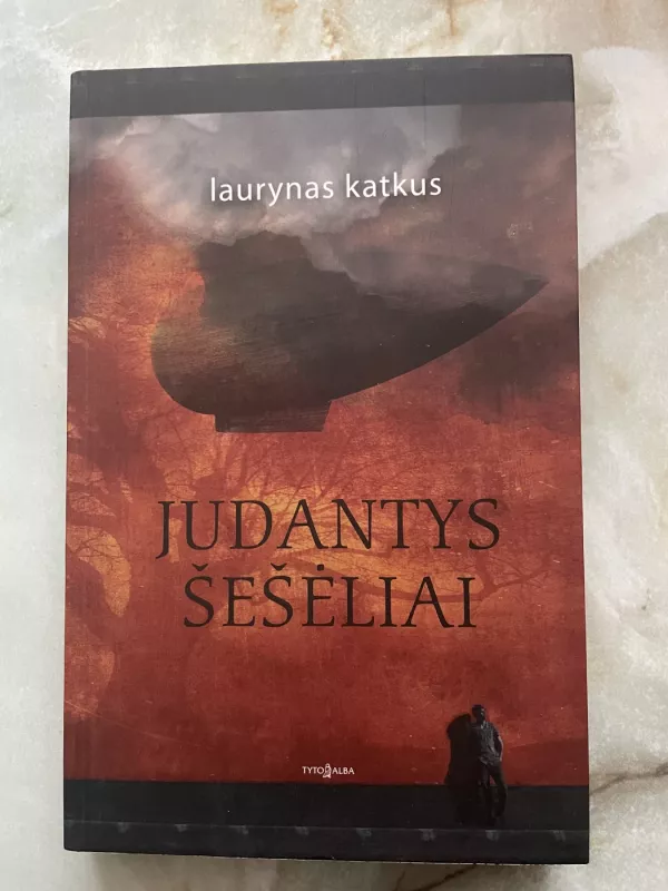 Judantys šešėliai - Laurynas Katkus, knyga 2