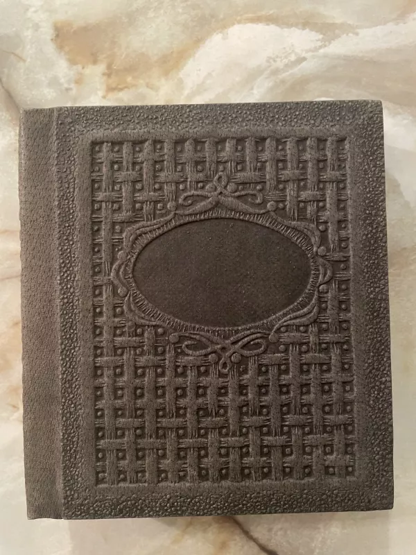 Albumas odiniu viršeliu - , namai ir interjeras 2